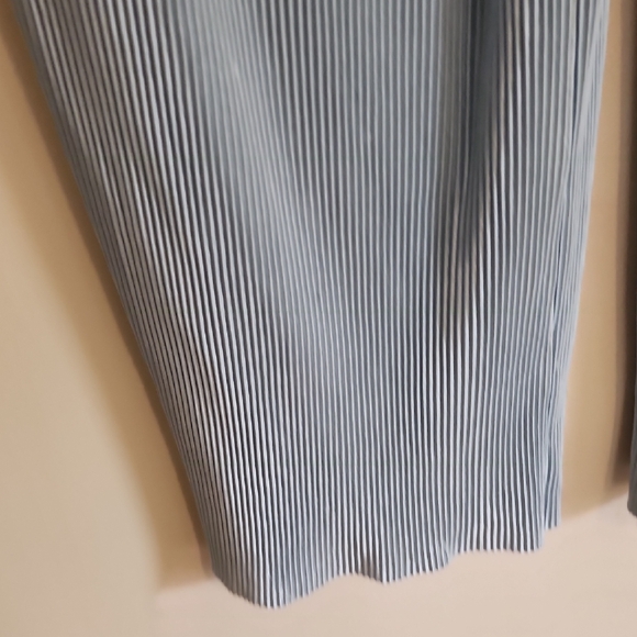 Zara Soft Gray Textured Pants - Picture 4 of 6